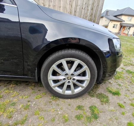 Skoda Octavia cena 59700 przebieg: 64000, rok produkcji 2015 z Myszyniec małe 254